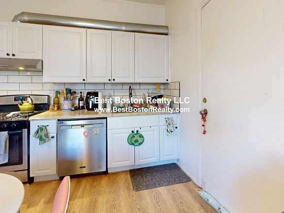 5th image of 44 Hooker St #1