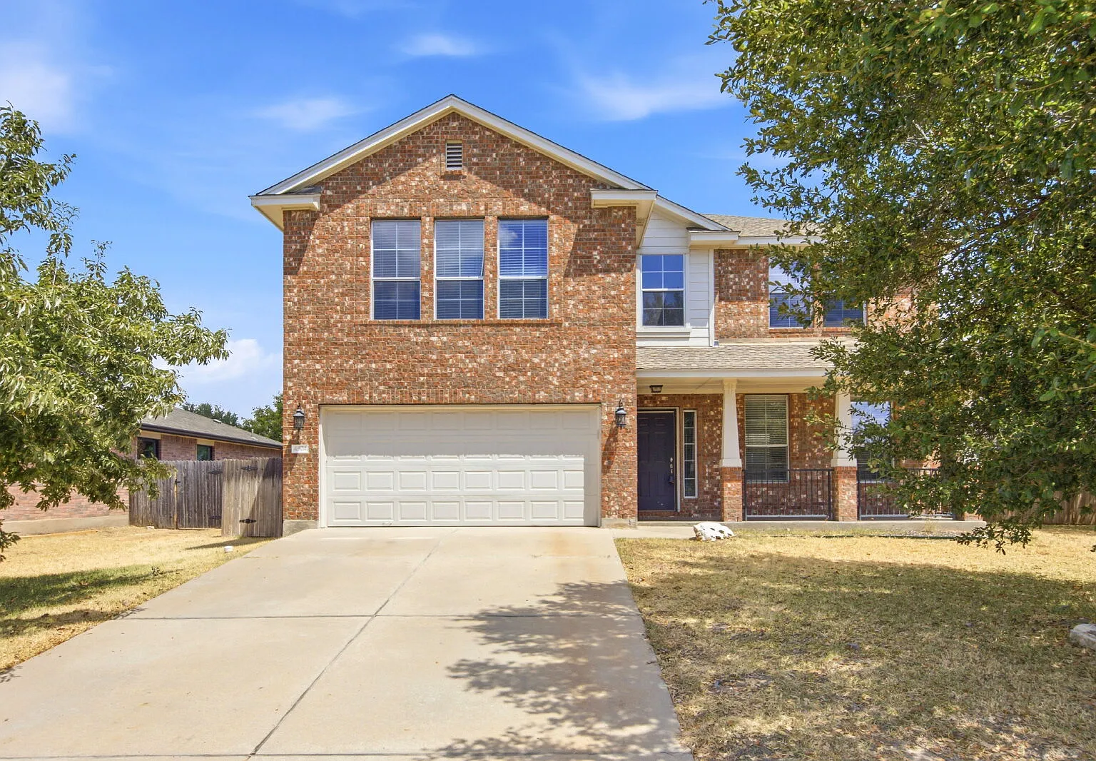 4 bed, 2.5 bath, 2458 sqft, $2,350 — Photo 2