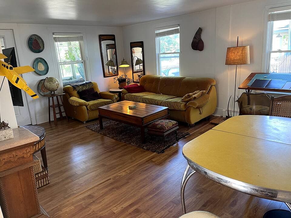 1st image of 425 Manhattan Dr #1