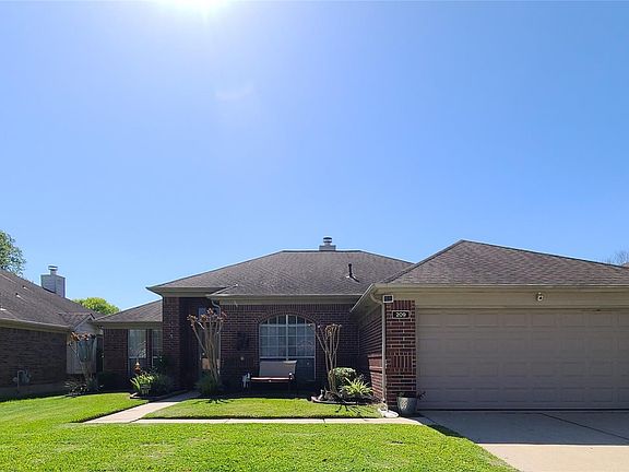 2nd image of 209 Hollander Ct