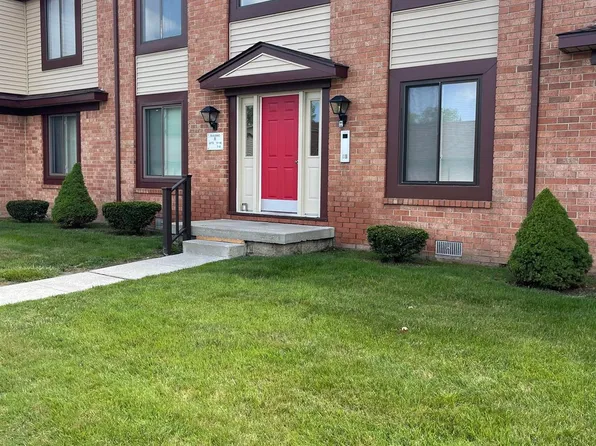 1975 Michigan Ave APT B8, Marysville, MI 48040