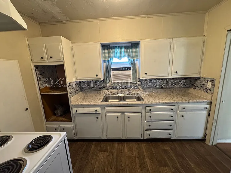 2148 N Stonewall Ave — Photo 6