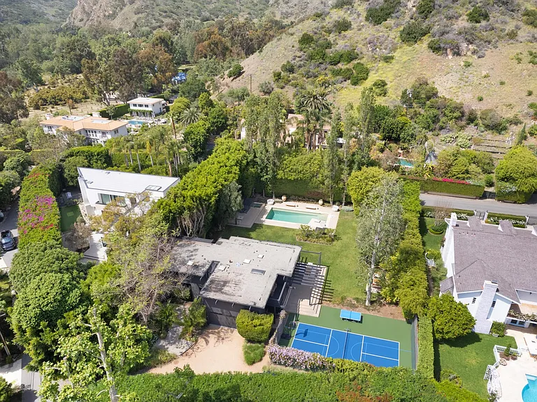 Aerial Shot of Malibu Reserve
Located in the most popular location, Serra Retreat.