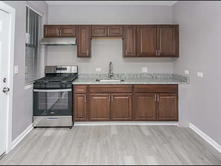 4200 W Washington Blvd — Photo 4