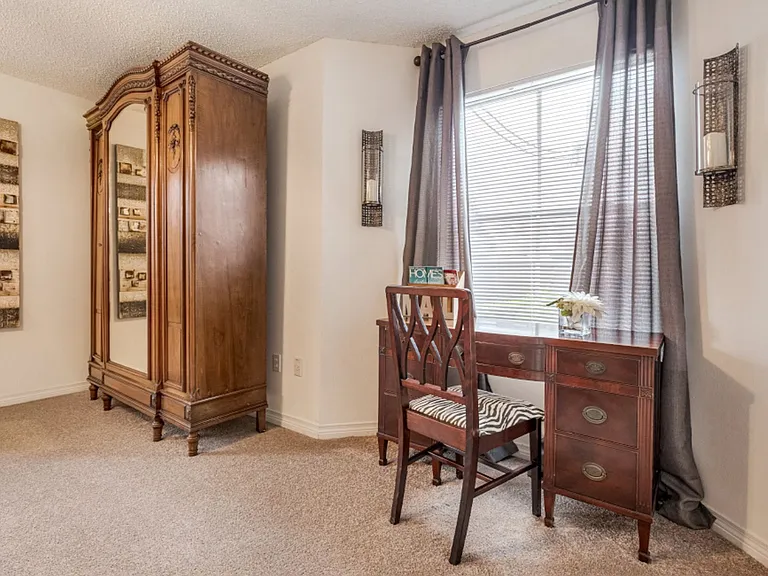Lakes of Chateau Estates South — Photo 10