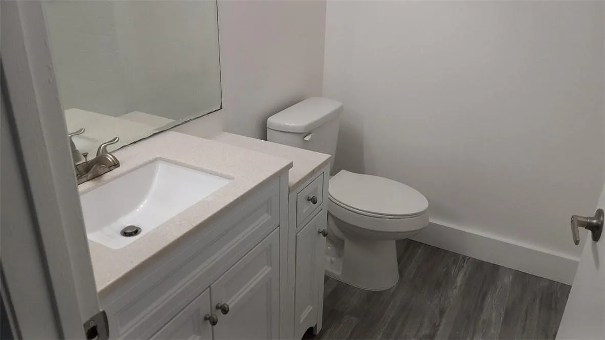 2 bed, 2.0 bath, 854 sqft, $2,300 — Photo 4