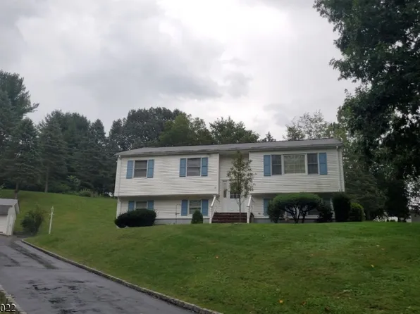 19 Elmwood Dr, Mansfield Twp., NJ 07840