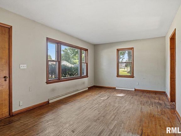 4th image of 400 W Harpole St