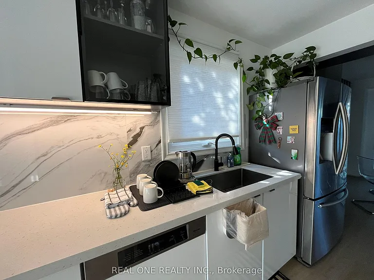 3245 Cambourne Cres — Photo 7