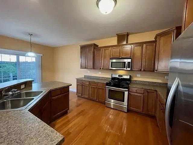 4258 Central Park Ln — Photo 7