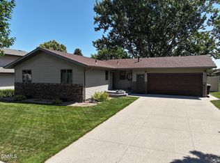 1861 N 22nd St, Bismarck, ND 58501