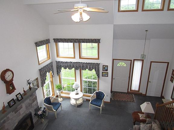 4th image of 24 Plum Ct