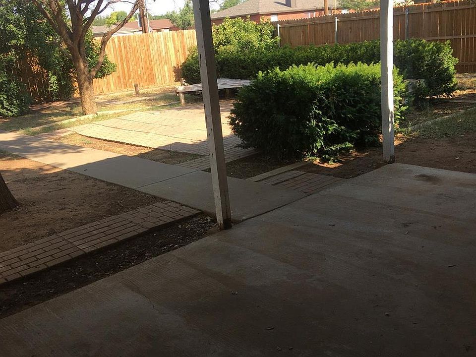 2nd image of 1102 Huron Ave
