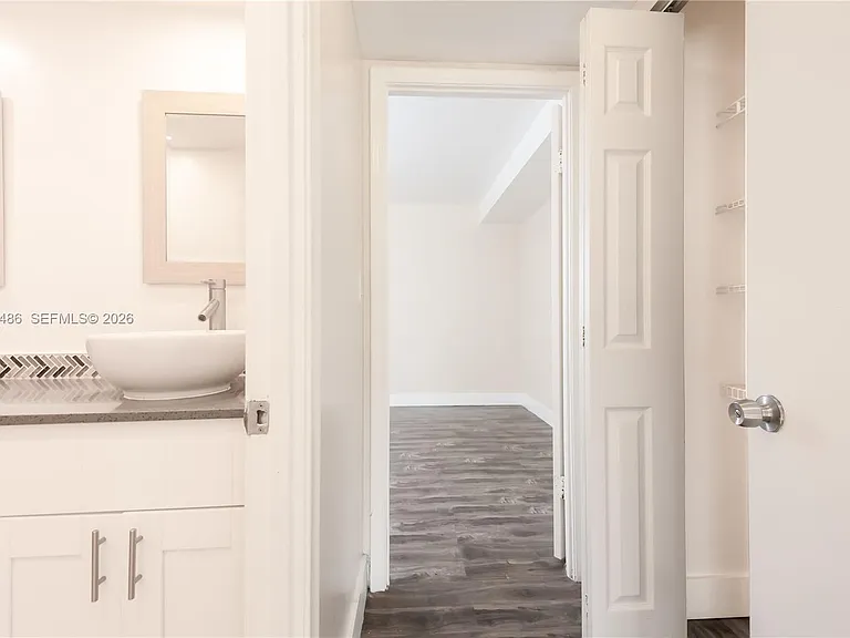 300 NW 42nd Ave #411 — Photo 24