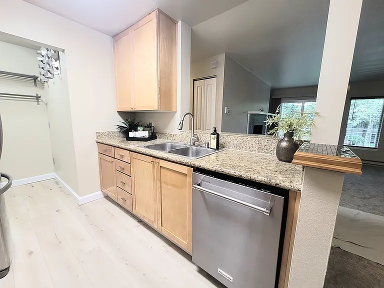 12303 Harbour Pointe Blvd — Photo 6