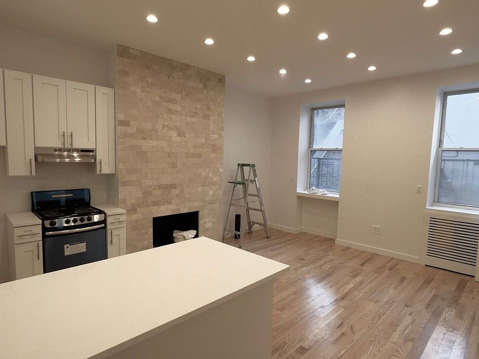 1st image of 72 University Pl APT 3W
