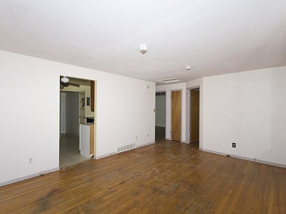 2nd image of 505 1/2 Bonfoy Ave