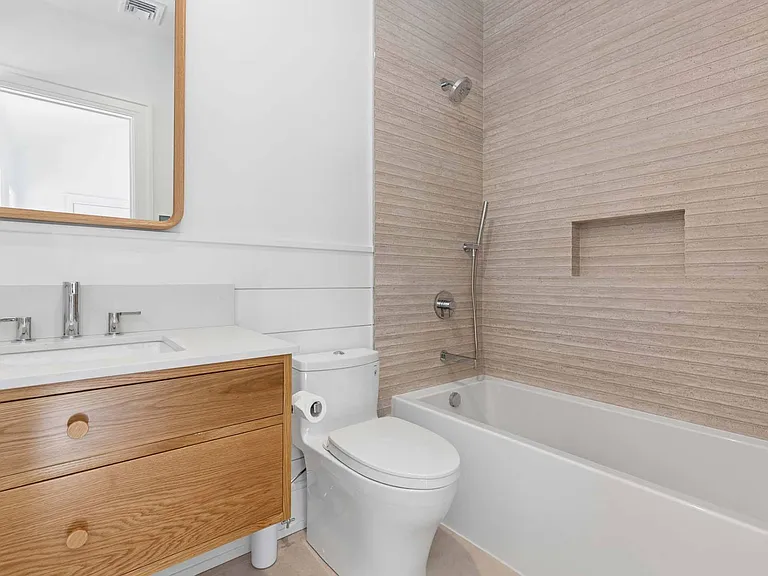 17 Dering Ln — Photo 29