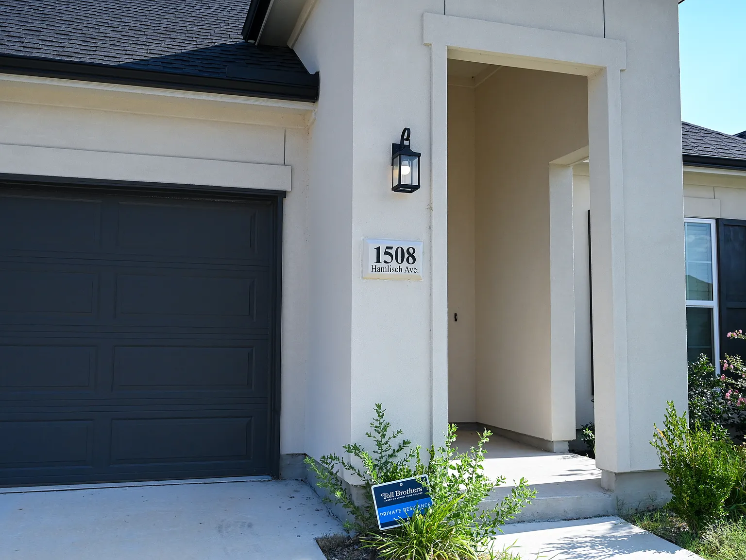 4 bed, 2156 sqft, $2,750 — Photo 3