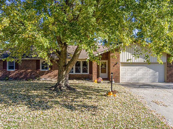 5th image of 433 Schleter Ct