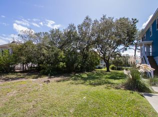 401 Davis Rd, Kure Beach, NC 28449