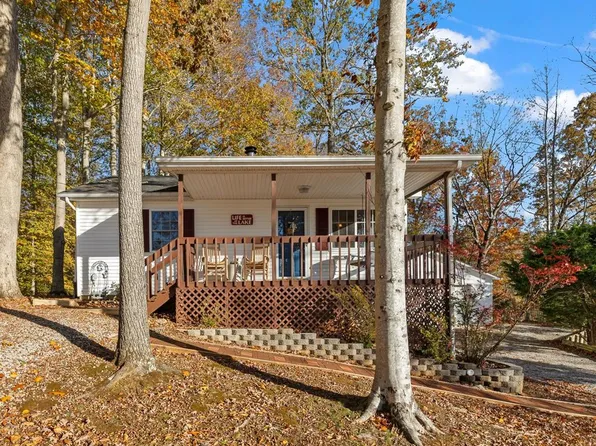107 Lakeview Spur, Byrdstown, TN 38549