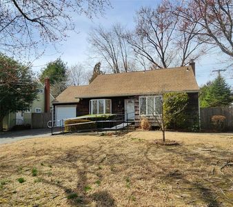 2 Joel Court, Huntington Station, NY, 11746