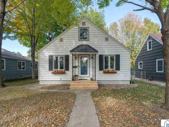 1710 N Broad St, Mankato, MN 56001