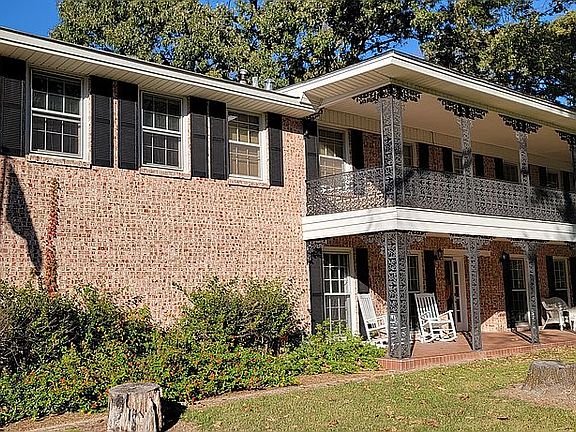 4th image of 1127 Dawn Dr