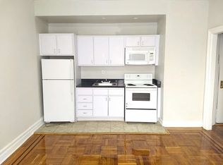 850 40th St #2F, Brooklyn, NY 11232