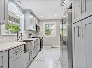 7 Jackson Ave, Vernon, NJ 07462