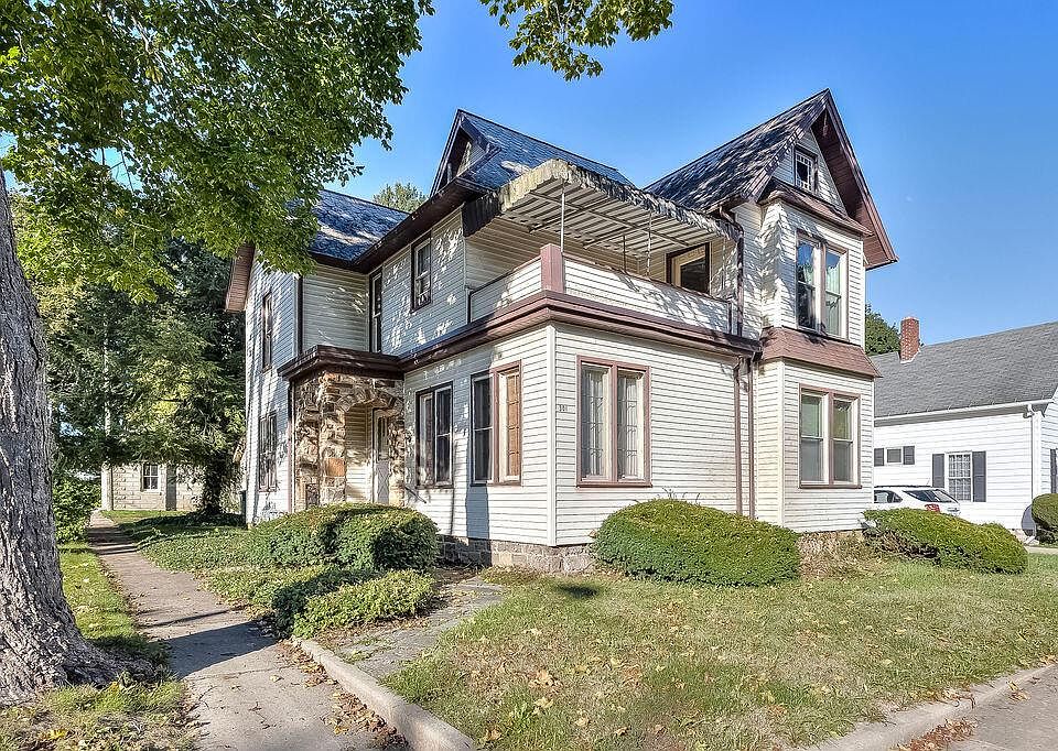1st image of 301 E Vine St