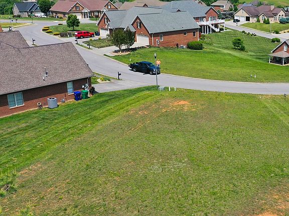 2nd image of 544 Kensington Dr