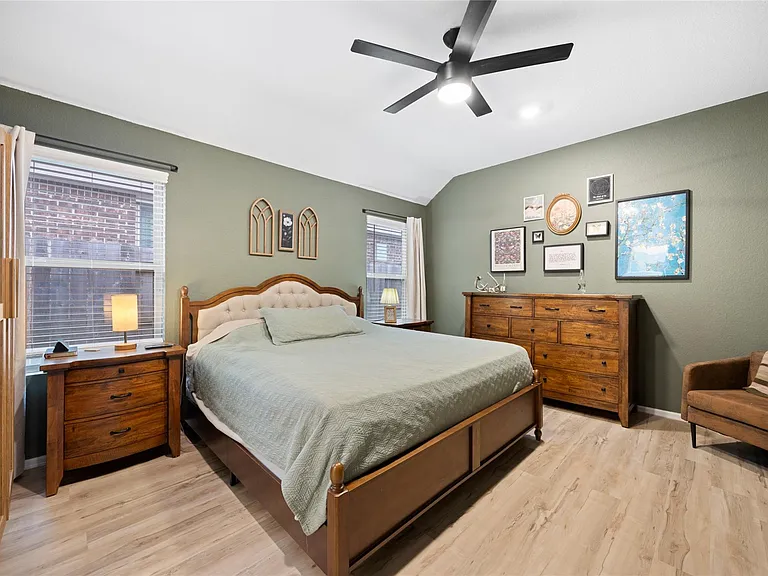 10417 Pineland Dr — Photo 10