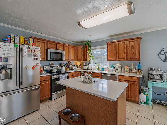 4th image of 149 Ashley Dr