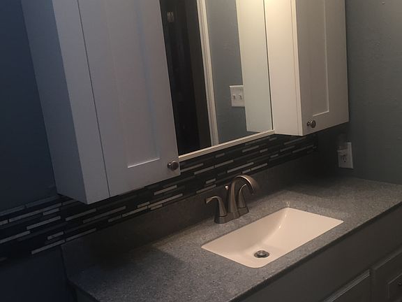 Main Bath Vanity