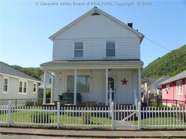 60 C St, Montgomery, WV 25136
