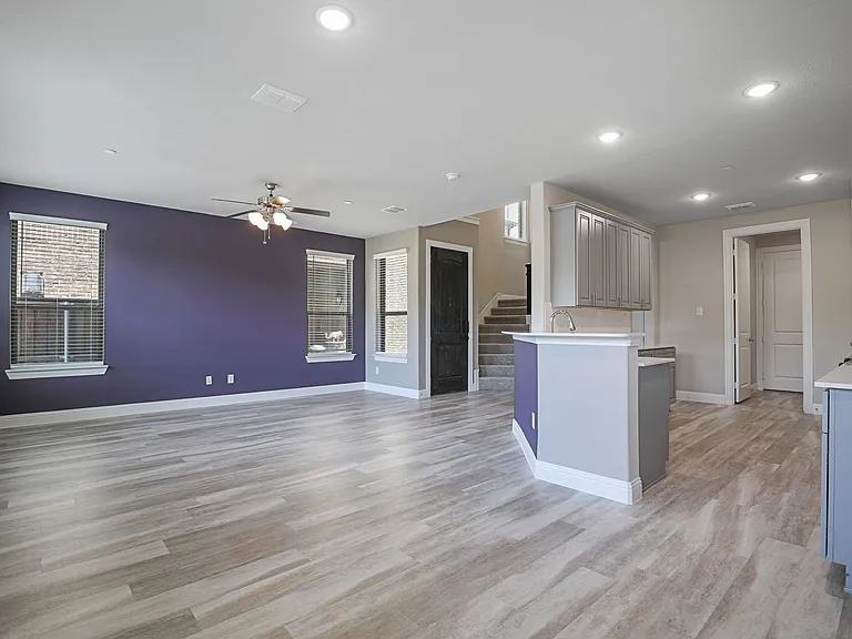 3032 Galveston St — Photo 10