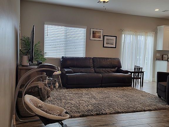 5th image of 1001 W Curly Hollow Dr #80
