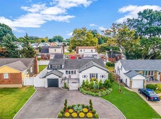 344 Arkansas Dr, Valley Stream, NY 11580
