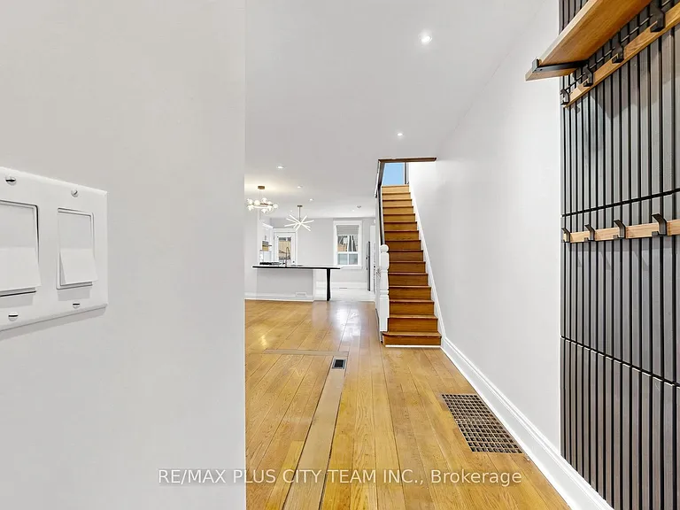402 Woodbine Ave — Photo 11
