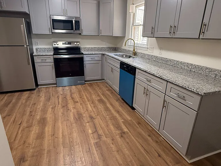 610 Clarendon Dr — Photo 4