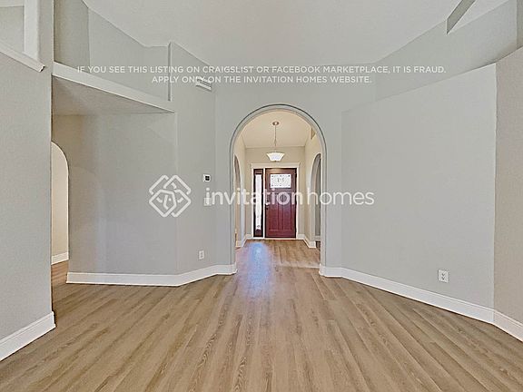 3rd image of 2303 Sweetwater Blvd