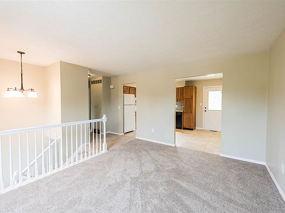 2nd image of 3911 Archer Ct