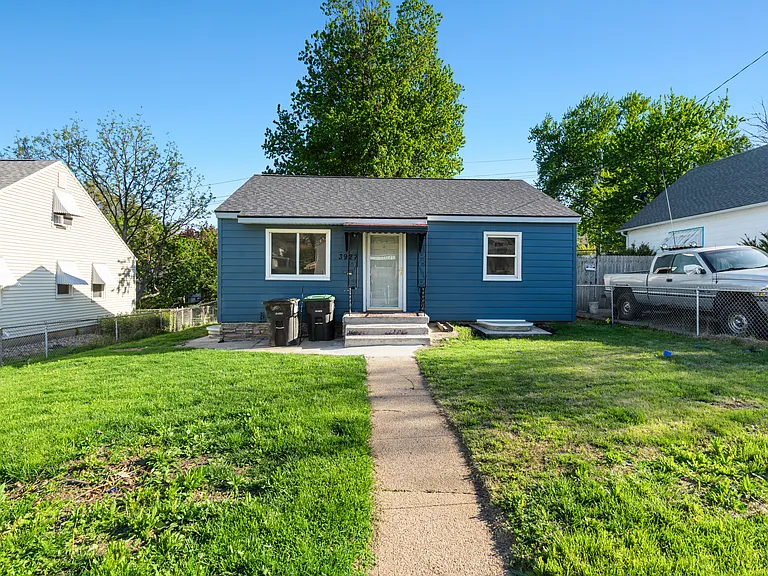 3927 Gold St — Photo 1
