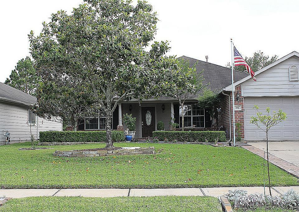 1st image of 892 Victoria Lakes Dr