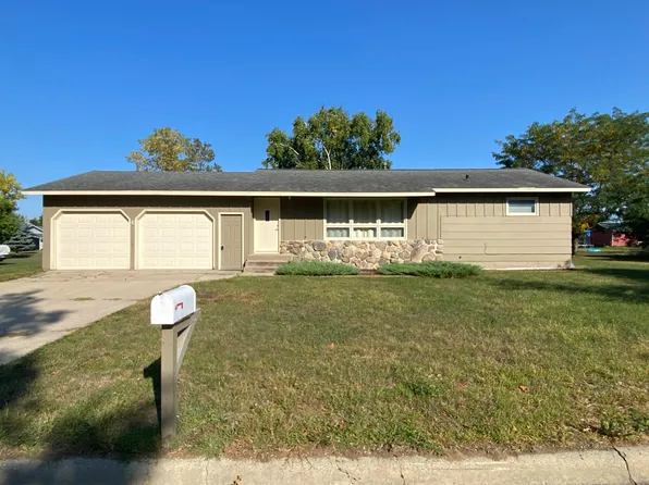 1018 10th St SW, Wadena, MN 56482