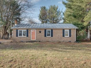 503 6th St, Grottoes, VA 24441
