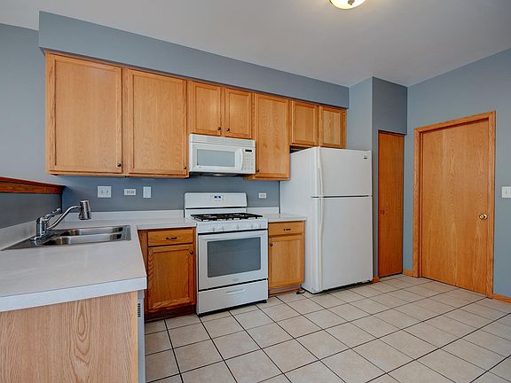 4th image of 6910 Creekside Dr
