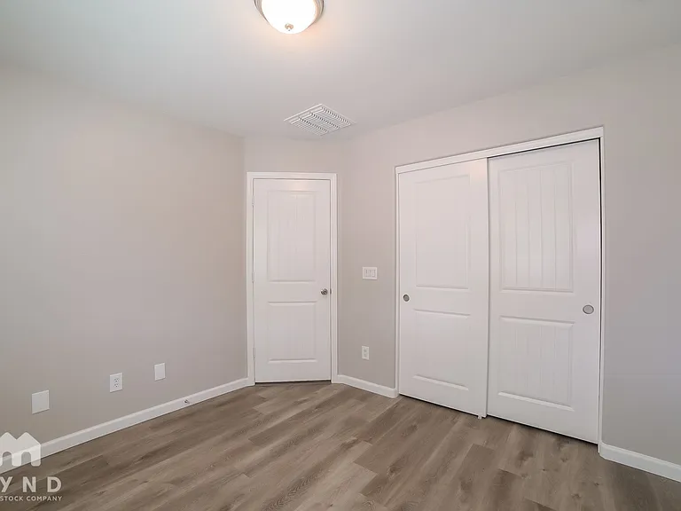 3023 S 87th Dr — Photo 9